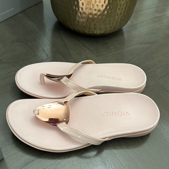 Vionic Raysa Women's Toe Post Supportive Sandal - Picture 5 of 14